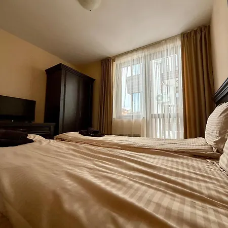 Apartment Royal Park Home2host *